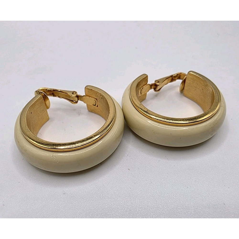 Vintage Lucite Hoop Earrings Avon Clip On Gold‎ Tone Classic